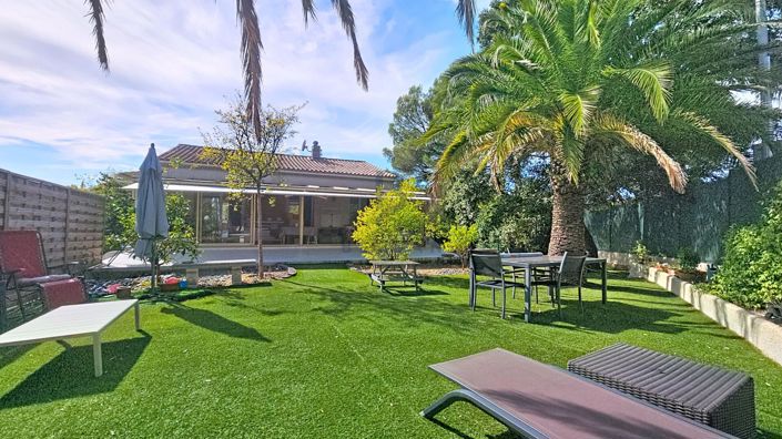 Image No.2-5 Bed House for sale