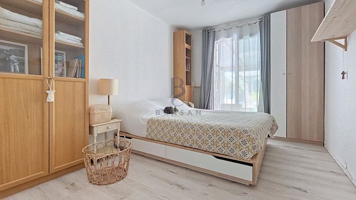 Image No.9-5 Bed House for sale