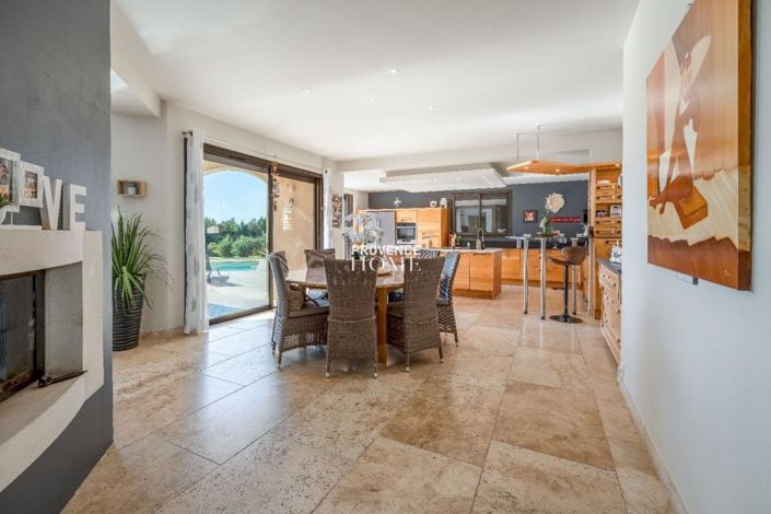 Image No.16-4 Bed House for sale