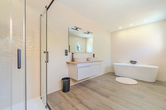 Image No.11-3 Bed House for sale