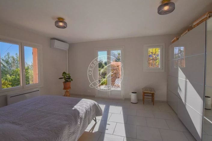 Image No.22-4 Bed House for sale