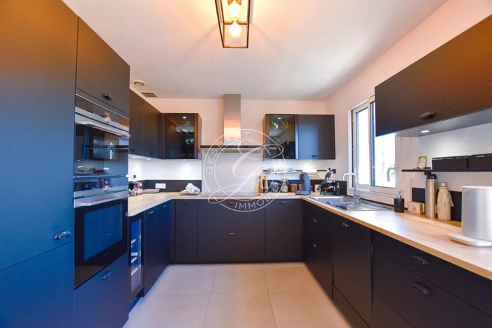 Image No.5-4 Bed House for sale