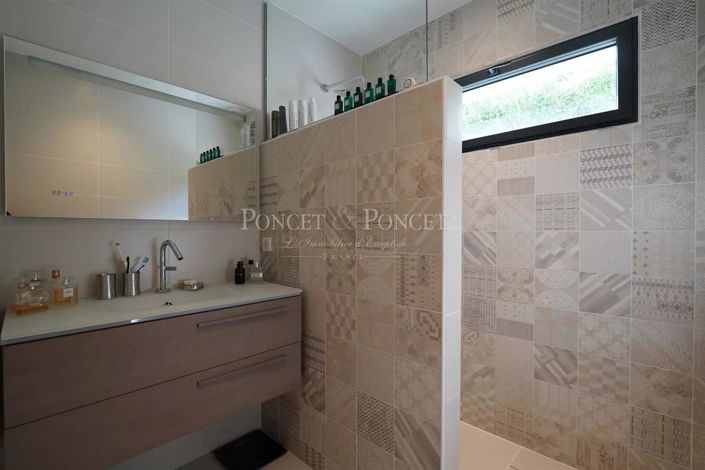 Image No.19-House for sale