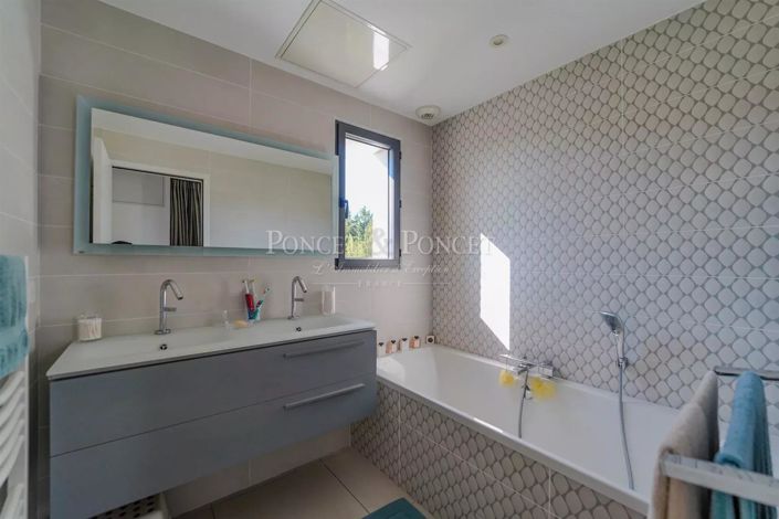 Image No.24-House for sale