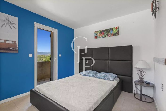 Image No.12-6 Bed House for sale