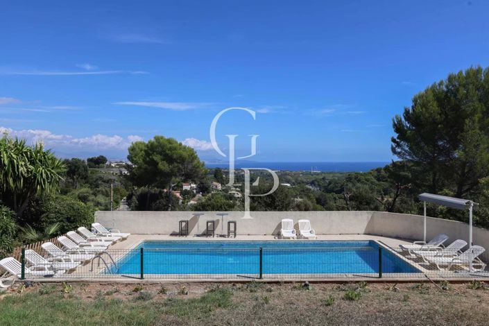 Image No.16-6 Bed House for sale