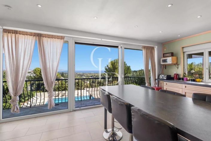 Image No.4-6 Bed House for sale