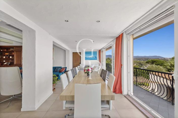 Image No.6-6 Bed House for sale