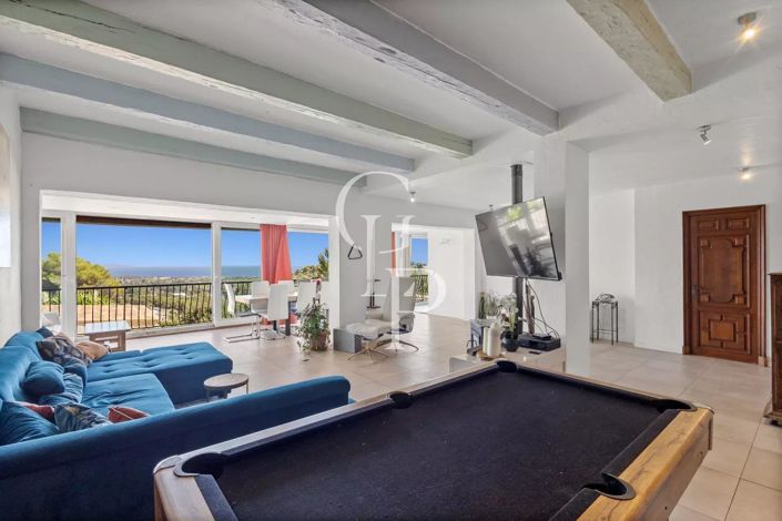 Image No.7-6 Bed House for sale