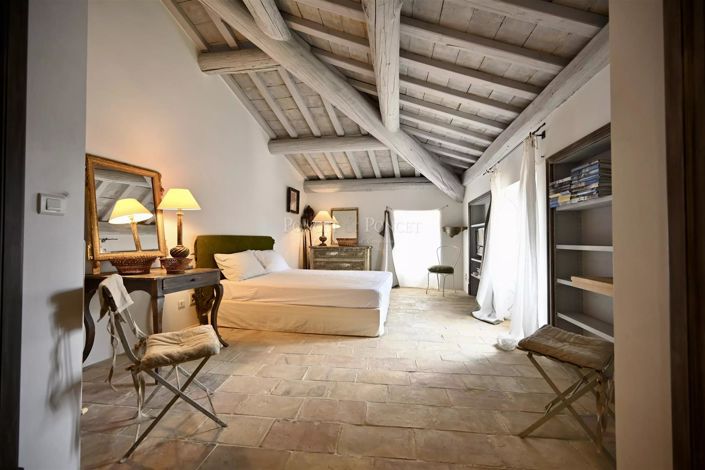 Image No.17-5 Bed House for sale