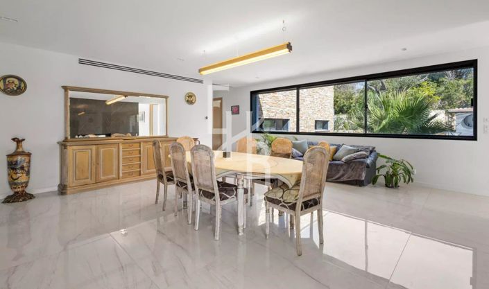 Image No.30-5 Bed House for sale