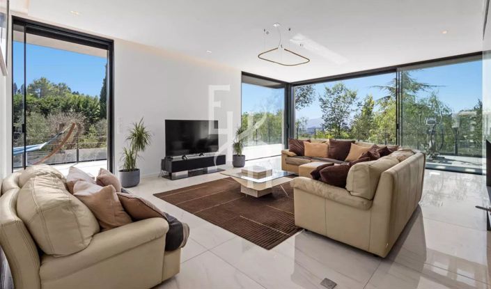 Image No.32-5 Bed House for sale