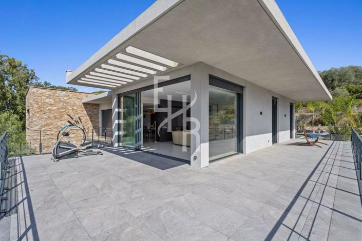 Image No.34-5 Bed House for sale