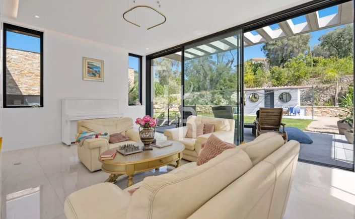 Image No.35-5 Bed House for sale