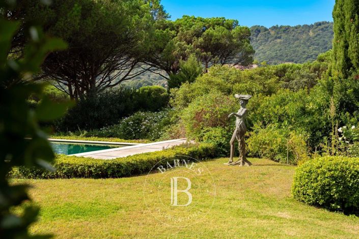 Image No.13-10 Bed House for sale