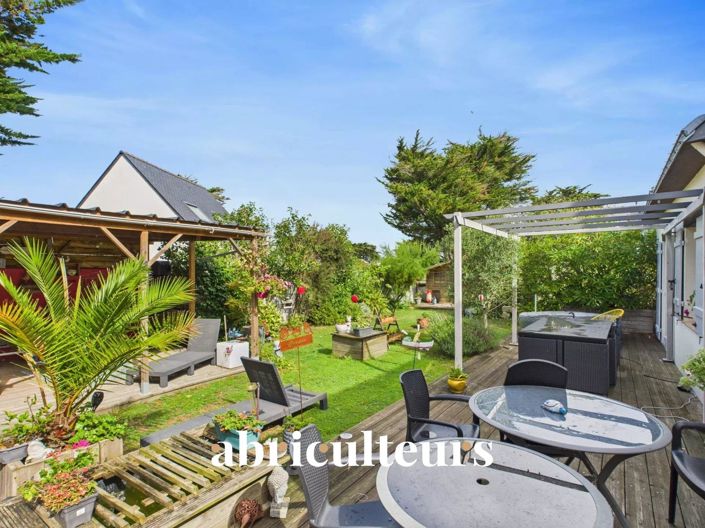 Image No.1-4 Bed House for sale