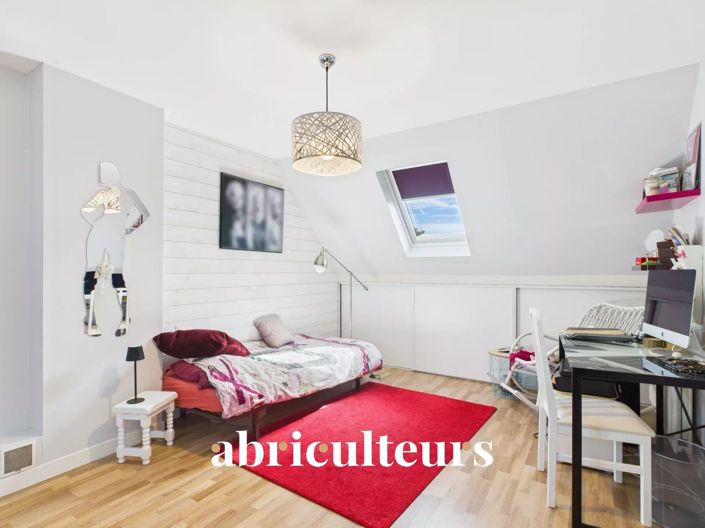 Image No.6-4 Bed House for sale