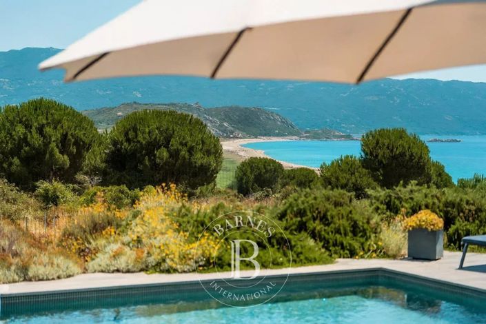 Image No.1-5 Bed House for sale