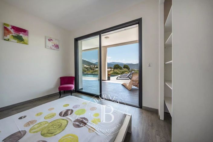 Image No.14-5 Bed House for sale