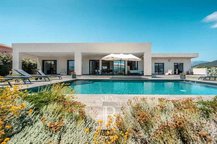 Image No.3-5 Bed House for sale