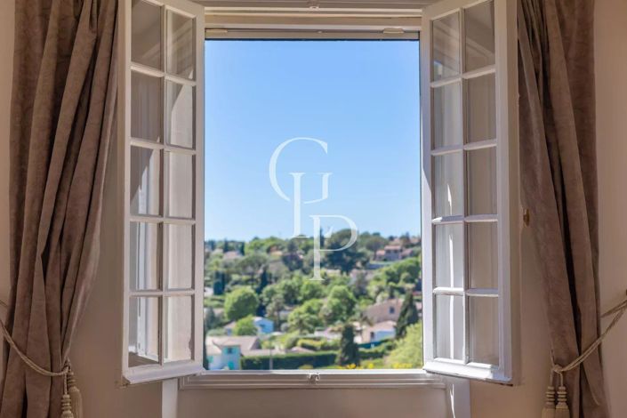 Image No.10-6 Bed House for sale