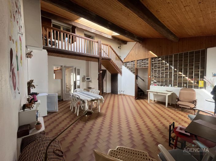 Image No.2-4 Bed House for sale