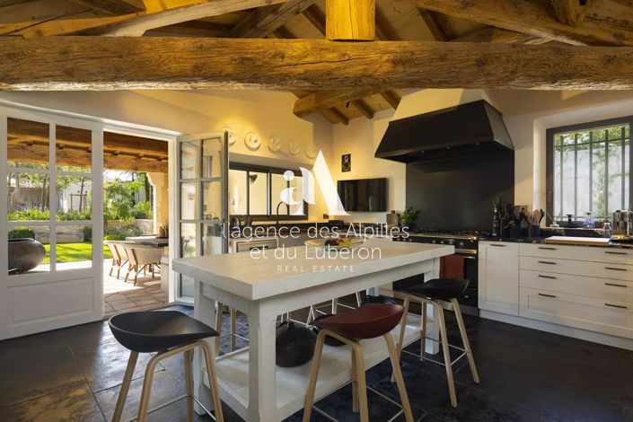 Image No.14-6 Bed House for sale