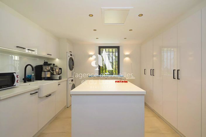 Image No.21-6 Bed House for sale