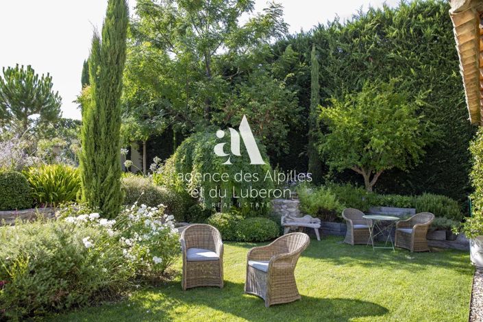 Image No.8-6 Bed House for sale