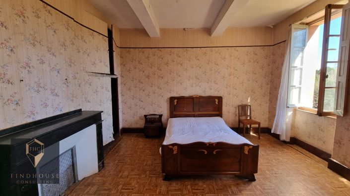 Image No.12-4 Bed House for sale