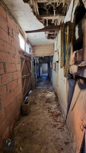 Image No.21-4 Bed House for sale