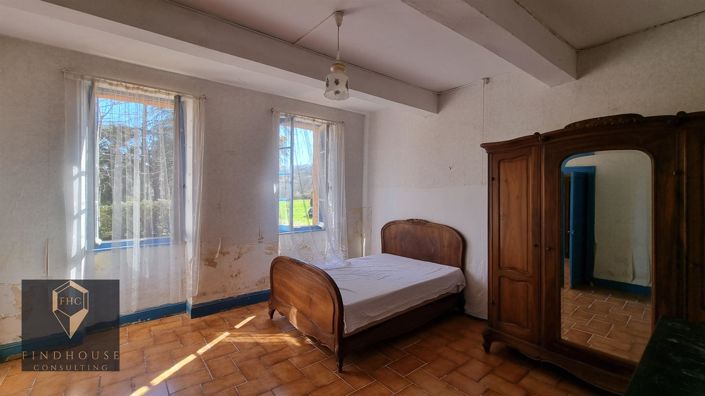 Image No.8-4 Bed House for sale