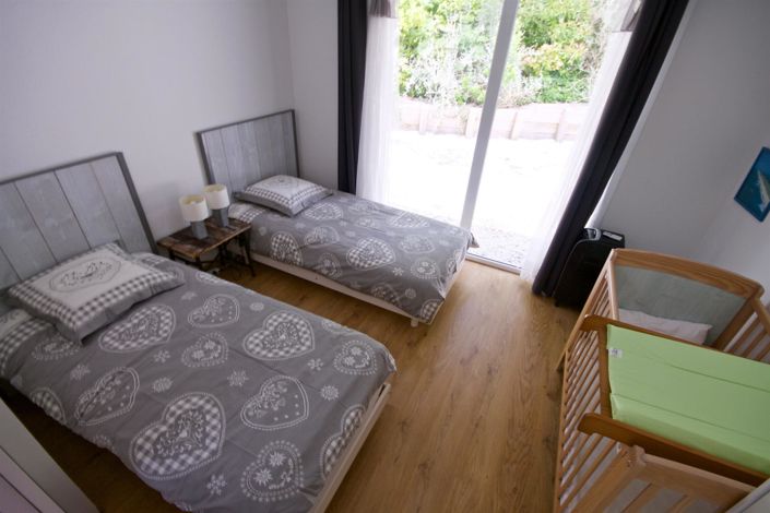 Image No.13-6 Bed House for sale