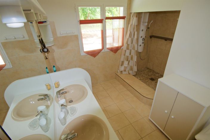 Image No.14-6 Bed House for sale