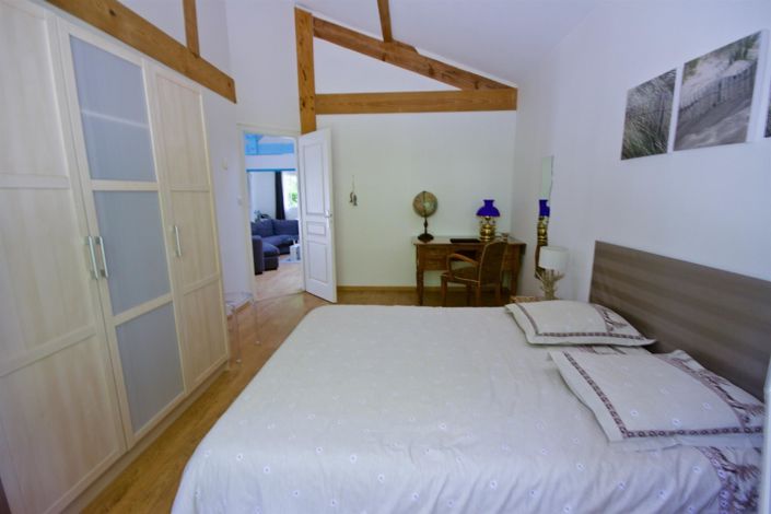 Image No.15-6 Bed House for sale