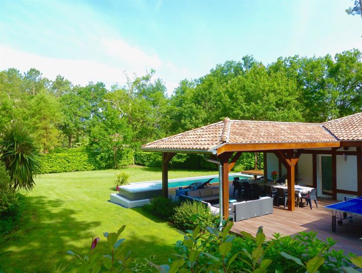 Image No.6-6 Bed House for sale