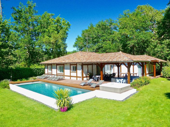 Image No.8-6 Bed House for sale