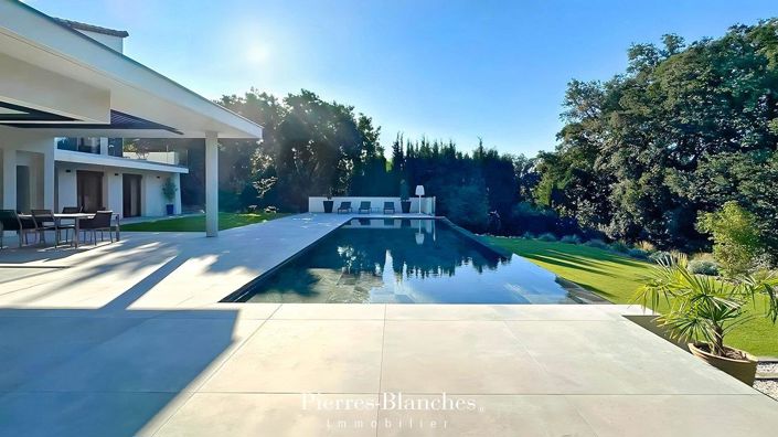 Image No.1-6 Bed House for sale