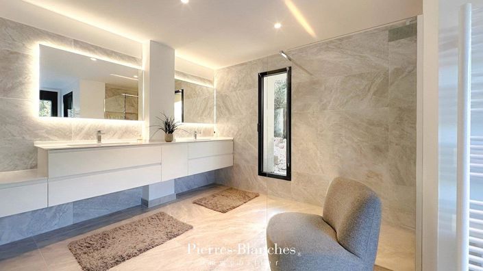 Image No.7-6 Bed House for sale