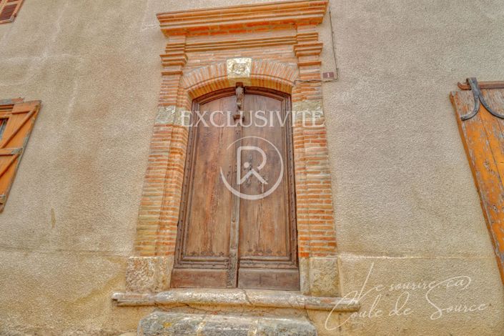 Image No.1-5 Bed House for sale