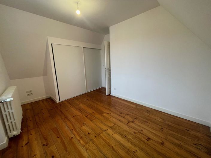 Image No.11-3 Bed House for sale