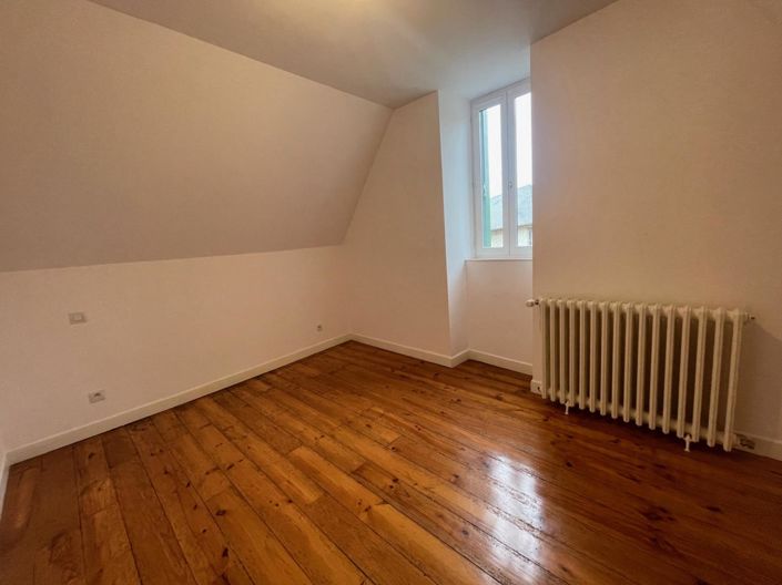 Image No.12-3 Bed House for sale