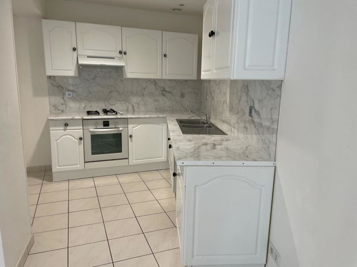 Image No.2-3 Bed House for sale