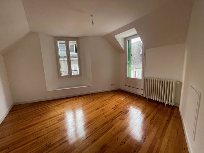 Image No.3-3 Bed House for sale