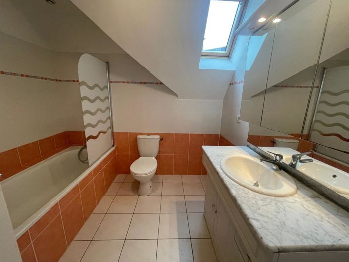 Image No.7-3 Bed House for sale