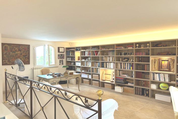 Image No.10-4 Bed House for sale