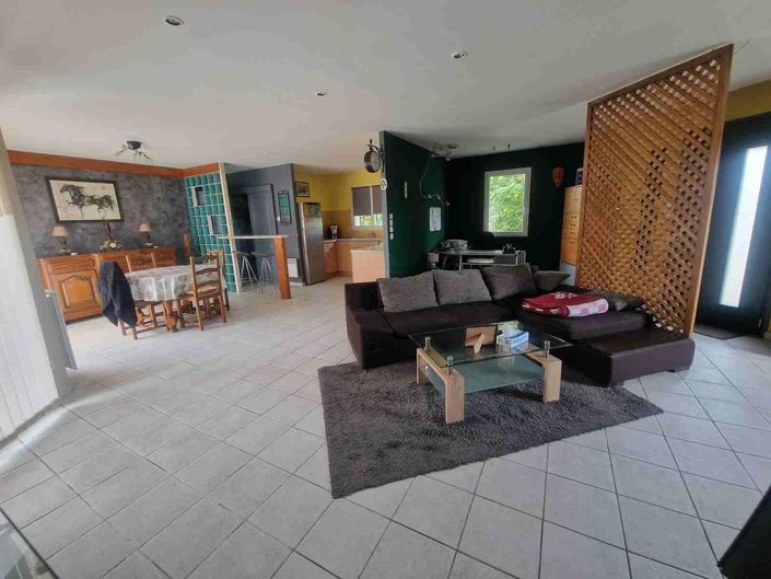 Image No.10-3 Bed House for sale