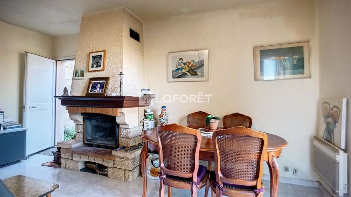 Image No.2-2 Bed House for sale