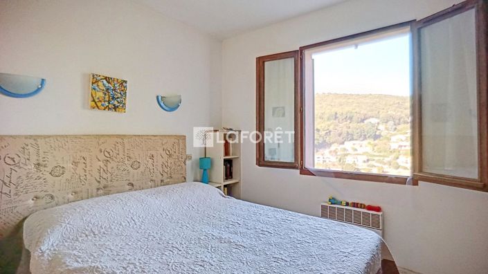 Image No.6-2 Bed House for sale