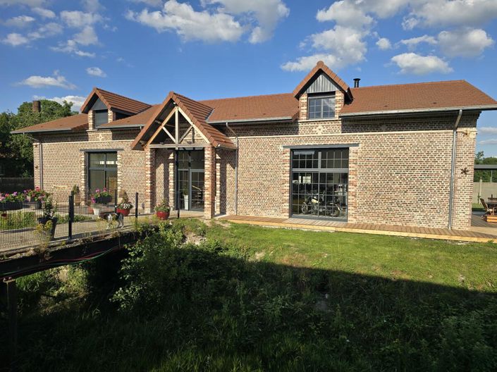 Image No.1-4 Bed House for sale